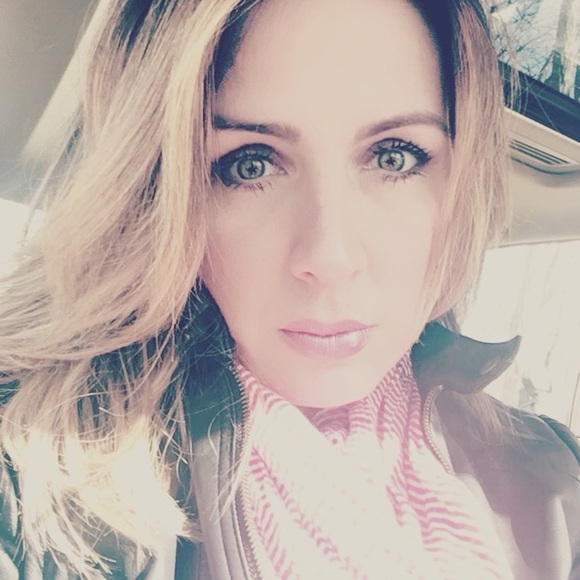 πΊMeet your Posher, Maxima - Picture 4 of 9